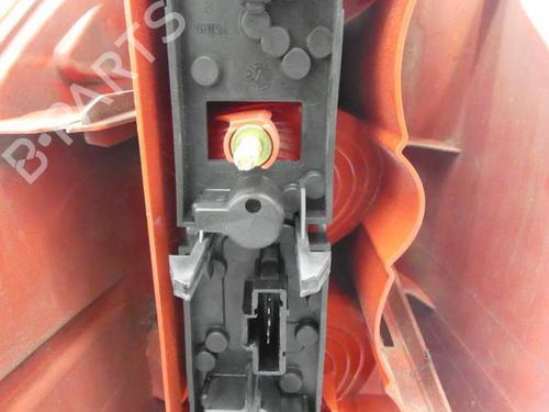 left-taillight-peugeot-1007-km_-2005-23698838 main image