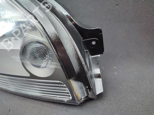 Right headlight HYUNDAI TUCSON (JM) 2.0 CRDi All-wheel Drive | BP23680398C29 