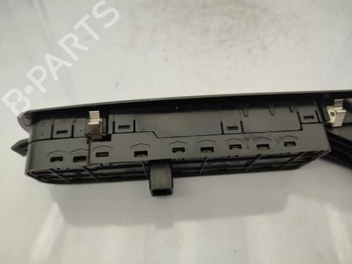 Used Left front window switch Left front window switch RENAULT MEGANE III Grandtour (KZ0/1) 1.5 dCi (86 hp) 23740395 23740395