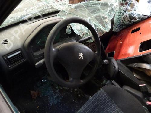 Left headlight PEUGEOT 106 II (1A_, 1C_) 1.4 i | BP23667917C28 