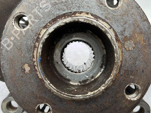 Used Right front steering knuckle Right front steering knuckle SUZUKI SWIFT IV (FZ, NZ) 1.3 DDiS (AZG413D, ZC02S, ZC92S) (75 hp) 25759473 25759473