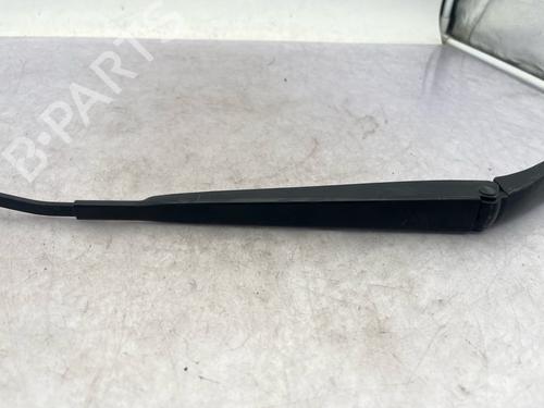 Used Front windshield wiper arm Front windshield wiper arm 37743942 37743942