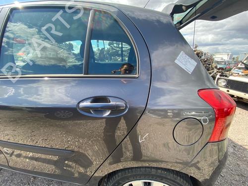 Guarda-lamas trás esquerdo Guarda-lamas trás esquerdo TOYOTA YARIS (_P9_) 1.3 VVT-i (SCP90_, SCP90R) (87 hp) 39091602 39091602