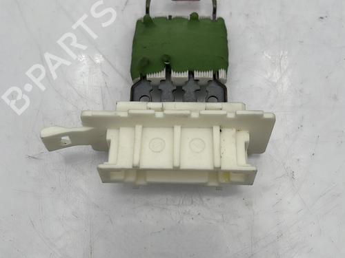 Used Heater resistor VW POLO VI (AW1, BZ1, AE1) 1.6 TDI (95 hp) 23761302