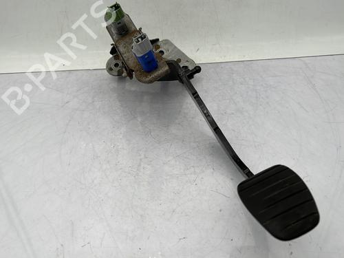 Used Clutch pedal RENAULT CLIO III (BR0/1, CR0/1) 1.2 16V (BR0P, CR0P) (101 hp) 23761753