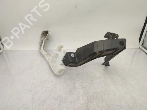 Used Rear bumper bracket RENAULT MEGANE IV Hatchback (B9A/M/N_) 1.2 TCe 130 (B9MR) (130 hp) 23933683