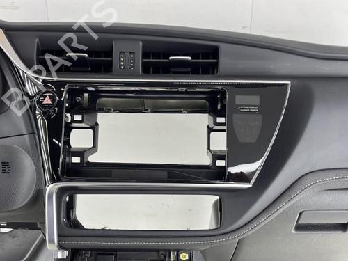 Dashboard TOYOTA AURIS (_E18_) 1.2 (NRE185_, NRE185R) | BP23751721C46 