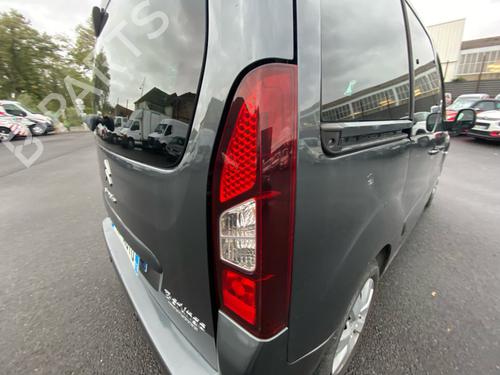 Used Right taillight Right taillight CITROËN BERLINGO MULTISPACE (B9) 1.2 PureTech 110 (110 hp) 40271489 40271489
