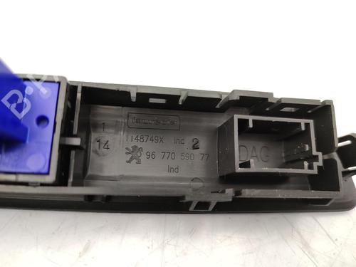 Used Switch Switch PEUGEOT 208 I (CA_, CC_) 1.0 VTi (68 hp) 23728690 23728690