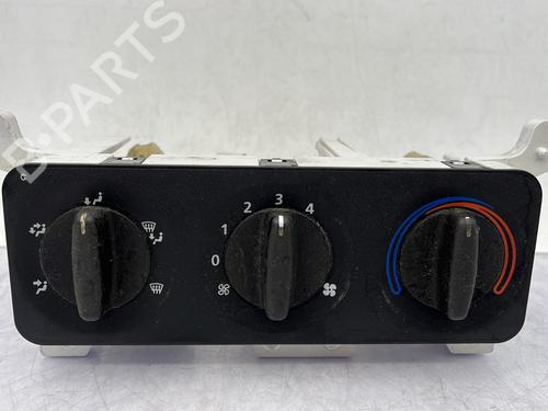 Airco bedieningspaneel LAND ROVER FREELANDER I (L314) 2.0 Td4 4x4 (112 hp) 23663174