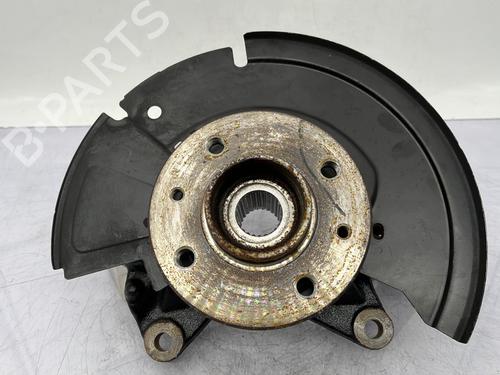 Used Right front steering knuckle RENAULT CLIO V (B7_) 1.5 Blue dCi 100 (B7AD) (101 hp) 23759382