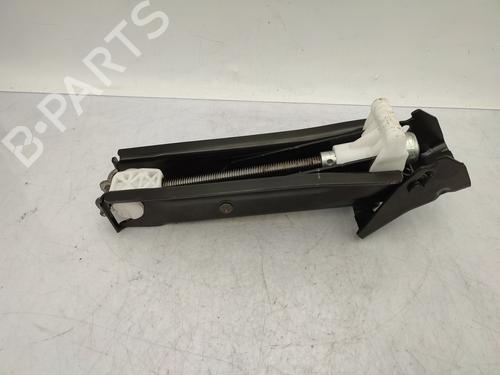 jack-kit-renault-clio-iii-br01-cr01-2005-2006-2007-2008-2009-2010-2011-2012-2013-2014-24509444 main image