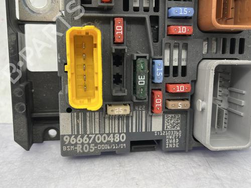 Fuse box CITROËN C4 I (LC_) 1.6 HDi | BP30847042E1