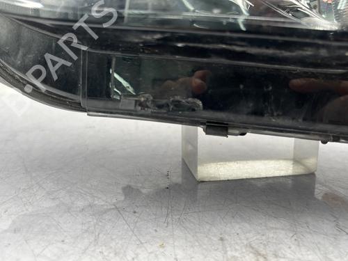 Right headlight PEUGEOT 308 II (LB_, LP_, LW_, LH_, L3_) 1.5 BlueHDi 130 | BP29839390C29