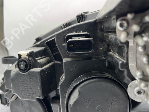 Right headlight PEUGEOT 308 II (LB_, LP_, LW_, LH_, L3_) 1.5 BlueHDi 130 | BP29839390C29