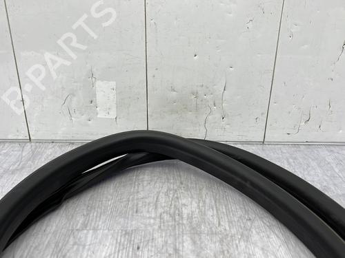 Rubber door seal RENAULT CLIO V (B7_) 1.0 TCe 90 (B7MT) | BP23683342C142 