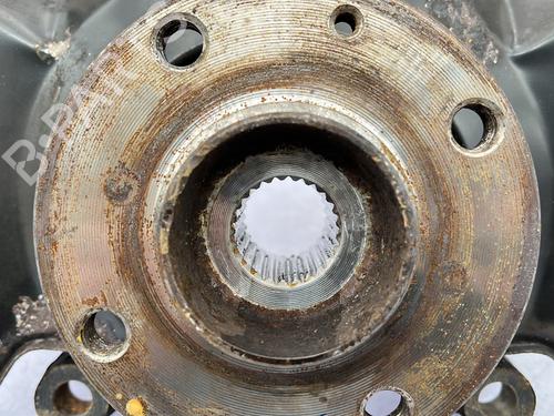 Used Right front steering knuckle Right front steering knuckle SUZUKI SPLASH (EX) 1.0 (A5B310) (65 hp) 23684371 23684371