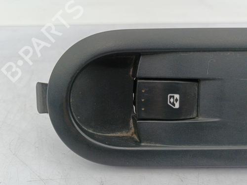 Used Right front window switch RENAULT SCÉNIC II (JM0/1_) 1.5 dCi (JM0F) (82 hp) 23712405