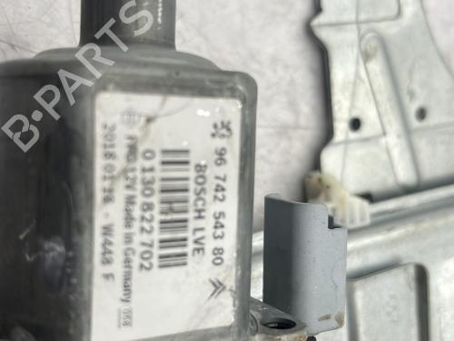 Right front window motor PEUGEOT 208 I (CA_, CC_) 1.2 VTI 82 | BP30814635E20