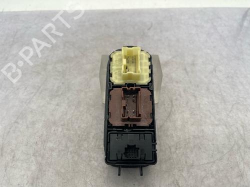 Used Left front window switch Left front window switch DACIA DUSTER (HM_) 1.5 dCi 115 4x4 (HMAD) (116 hp) 39903665 39903665