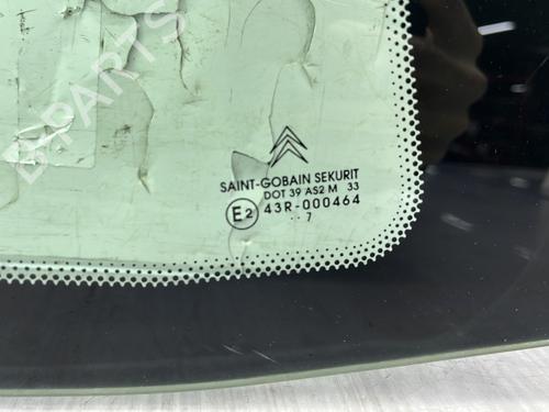 rear-right-quarter-glass-citroen-c2-jm_-2003-2004-2005-2006-2007-2008-2009-2010-2011-2012-2013-2014-2015-2016-2017-31306068 main image