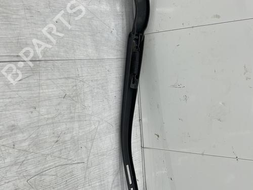 Used Front windshield wiper arm BMW 3 Touring (E91) 330 xd (231 hp) 23702821
