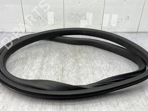 rubber-door-seal-renault-megane-iv-hatchback-b9amn_-2015-23868330 main image