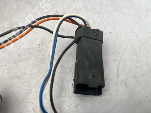 Lampeholder RENAULT TRAFIC II Bus (JL) 2.0 dCi 90 (JL00, JL01, JL0H, JL0M, JL0P, JL0S) | BP35890719L10 - Image 2