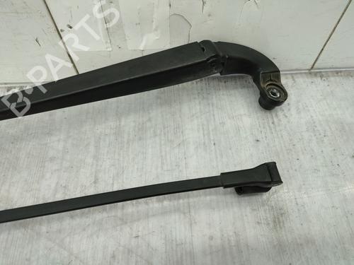 front-windshield-wiper-arm-peugeot-108-2014-24400048 main image