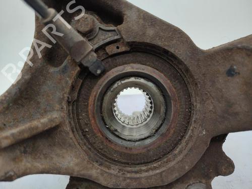 Used Right front steering knuckle CITROËN C4 I (LC_) 1.6 HDi (90 hp) 23705609
