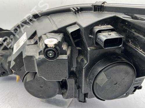 Right headlight PEUGEOT 308 II (LB_, LP_, LW_, LH_, L3_) 1.5 BlueHDi 130 | BP29839390C29