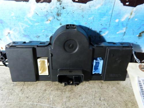 climate-control-renault-clio-iii-br01-cr01-2005-2006-2007-2008-2009-2010-2011-2012-2013-2014-23689361 main image