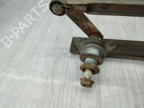 Used Front wiper motor RENAULT TRAFIC Van (T_, P_, V_) 1.4 (48 hp) 23722282