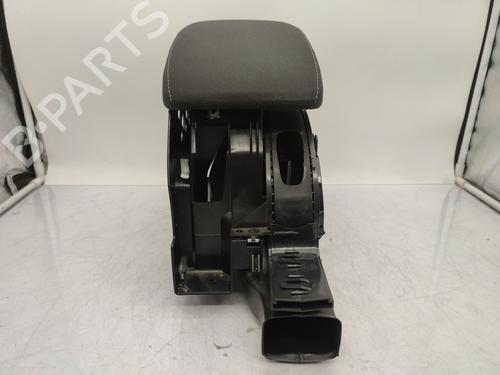 Used Armrest / Center console VW GOLF VI (5K1) 2.0 TDI (170 hp) 23684323