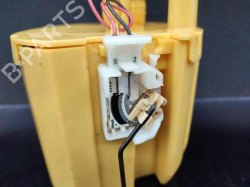Bränslepump TOYOTA YARIS (_P9_) 1.4 D-4D (NLP90_, NLP90R) (90 hp) 23677771