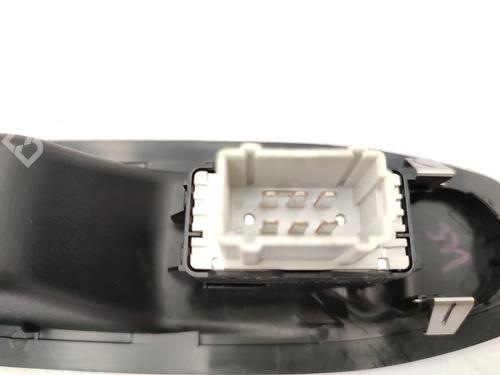 Used Right front window switch Right front window switch PEUGEOT 208 I (CA_, CC_) 1.0 VTi (68 hp) 23728687 23728687