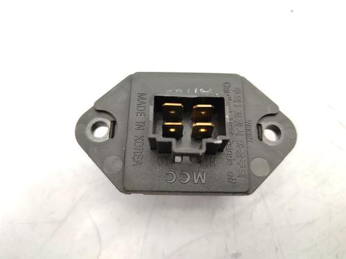 Varmeblæsermodstand HYUNDAI H-1 / STAREX Bus (A1) 2.5 TCi (101 hp) 23729328