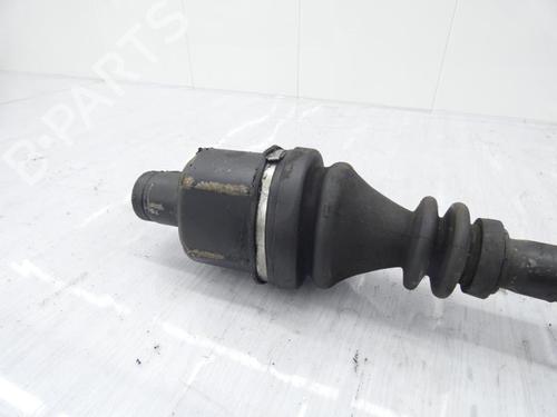 Antriebswelle rechts vorne für RENAULT MEGANE I (BA0/1_) 1.6 16V (BA04, BA0B, BA11, BA1J, BA16, BA19, BA1K, BA1V,... (107 hp) 23697635