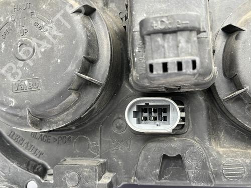 Left headlight RENAULT SCÉNIC I MPV (JA0/1_, FA0_) 1.9 dCi RX4 | BP26686794C28 