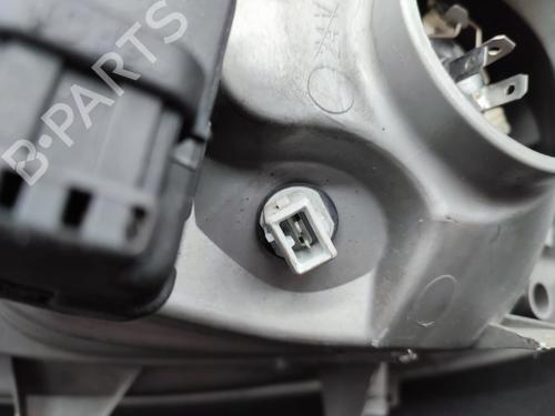 Right headlight RENAULT TRAFIC II Van (FL) 2.5 dCi 135 (FL0D) | BP23729839C29 