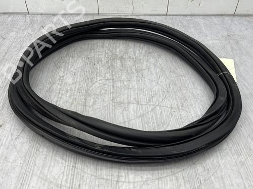 Used Rubber door seal VW POLO VI (AW1, BZ1, AE1) 1.6 TDI (95 hp) 23761311