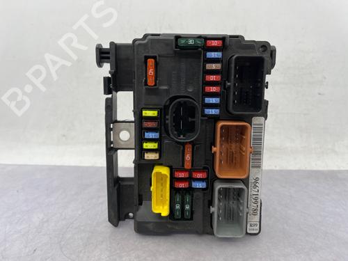 Fuse box CITROËN C3 Picasso (SH_) 1.6 HDI 90 | BP40500740E1 - Image 4