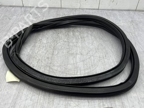 Used Rubber door seal VW POLO VI (AW1, BZ1, AE1) 1.6 TDI (95 hp) 23761312