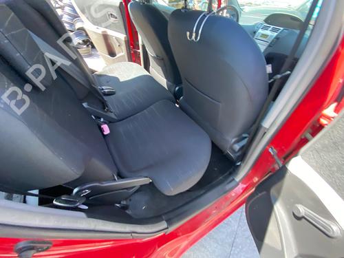 Dashboard TOYOTA YARIS (_P9_) 1.4 D-4D (NLP90_, NLP90R) | BP37644888C46 - Image 39