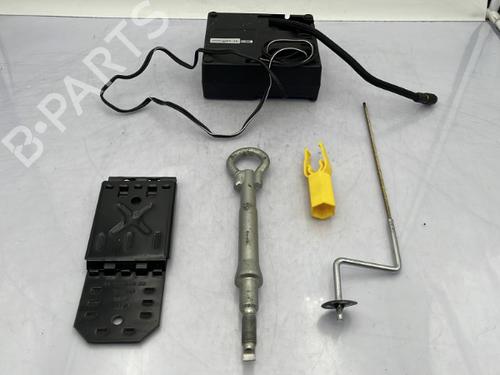 Used Jack Kit CITROËN C4 Grand Picasso I (UA_) 2.0 HDi 138 (136 hp) 23758871