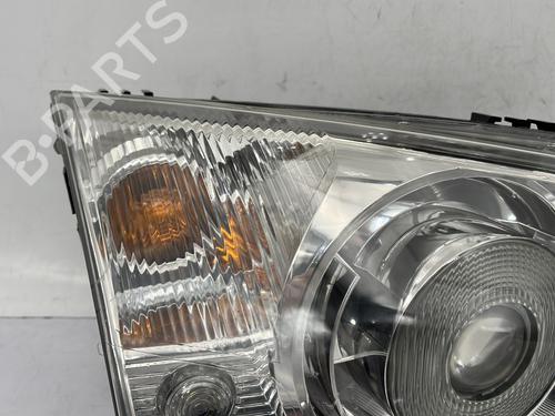 Used Right headlight FORD MONDEO III (B5Y) 2.0 16V (146 hp) 30136462