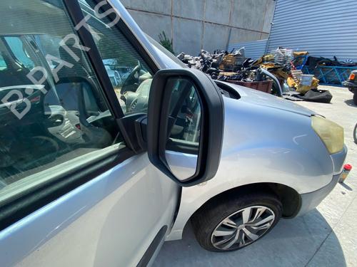 Used Right mirror Right mirror 37636735 37636735