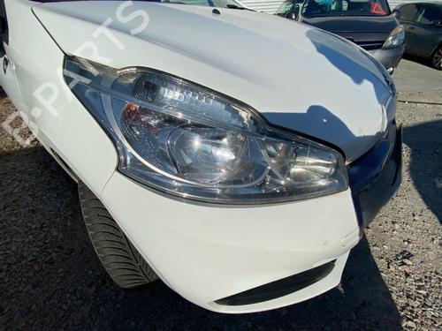 Højre forlygte Højre forlygte PEUGEOT 208 I (CA_, CC_) 1.0 VTi (68 hp) 37587221 37587221
