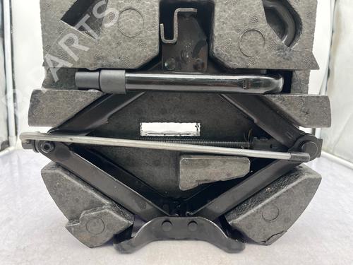 jack-kit-ford-mondeo-iv-turnier-ba7-2007-2008-2009-2010-2011-2012-2013-2014-2015-36173335 main image