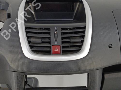 Used Dashboard PEUGEOT 206+ (2L_, 2M_) 1.4 i (73 hp) 23702283